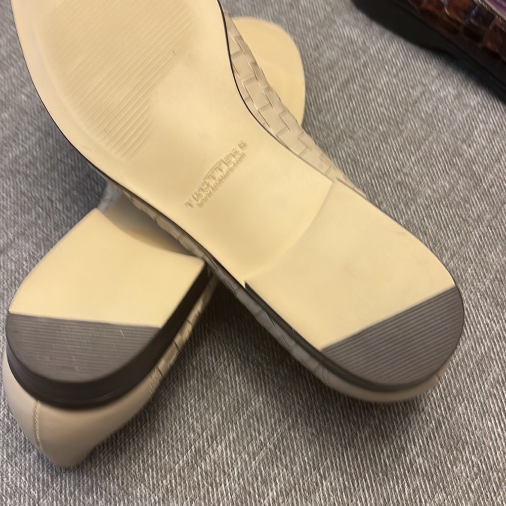Trotters Womens Liz Loafer Basket Weave Almond Toe. NWOT - Picture 2 of 4